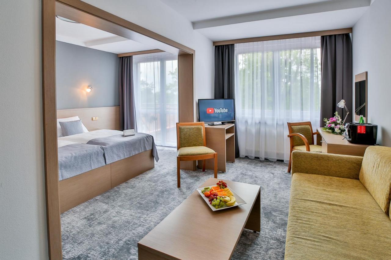 Lh Parkhotel Hluboka Nad Vltavou Congress & Wellness Zewnętrze zdjęcie
