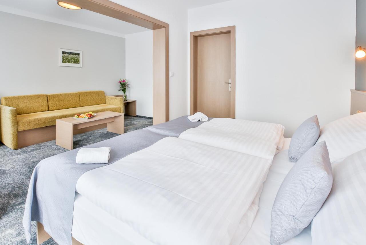 Lh Parkhotel Hluboka Nad Vltavou Congress & Wellness Zewnętrze zdjęcie