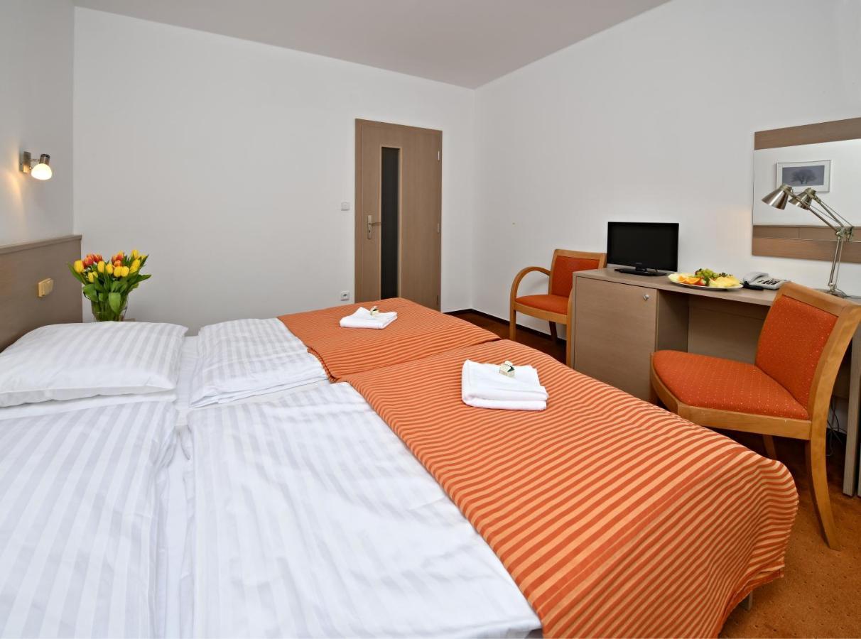 Lh Parkhotel Hluboka Nad Vltavou Congress & Wellness Zewnętrze zdjęcie