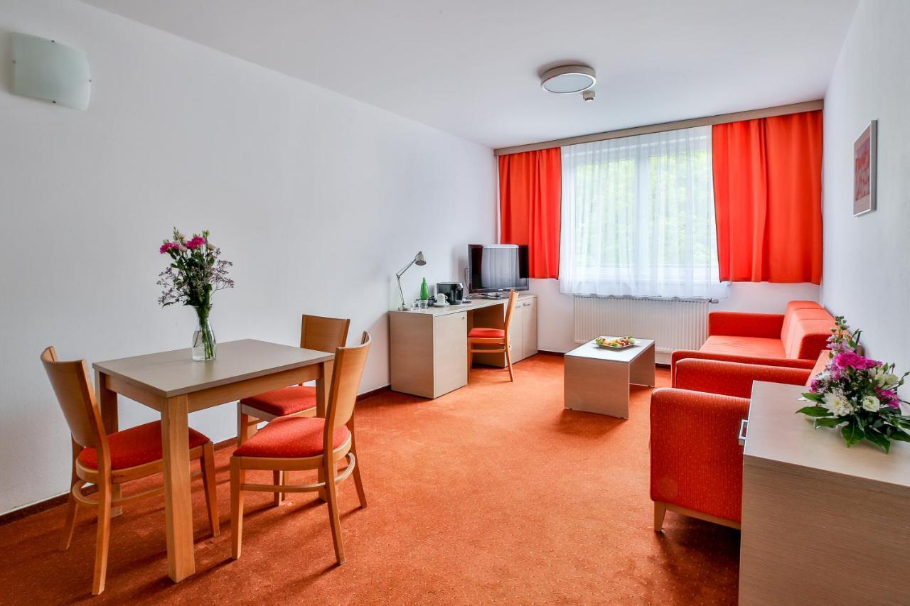 Lh Parkhotel Hluboka Nad Vltavou Congress & Wellness Zewnętrze zdjęcie