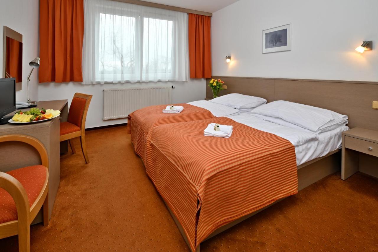 Lh Parkhotel Hluboka Nad Vltavou Congress & Wellness Zewnętrze zdjęcie